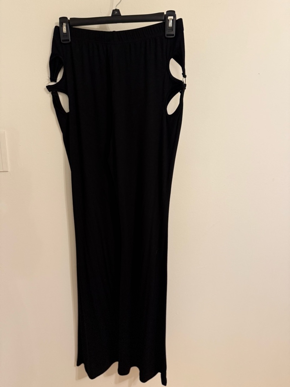 Black Cutout Side Maxi pants SHEIN brand size M US 6 
Pre owned with free gift .
